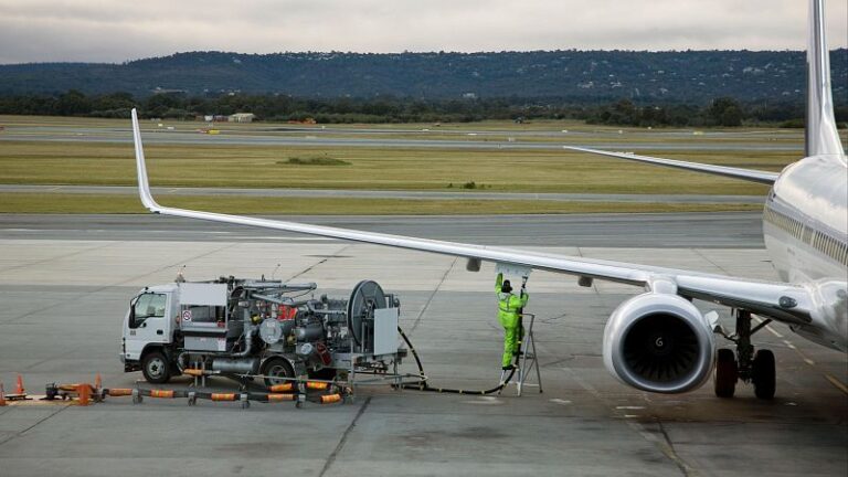 Europa alerta de una posible crisis de combustible aéreo por las tensiones en el estrecho de Ormuz