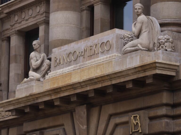 Banxico rebaja su previsión de crecimiento ante la debilidad del sector exportador