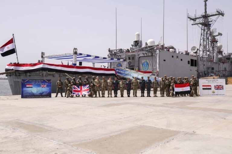 Egipto y Reino Unido realizan maniobras navales en medio de la escalada de tensiones en el mar Rojo