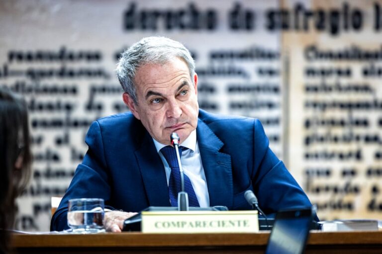 Zapatero.. logra el aplazamiento de su comparecencia en la Audiencia Nacional