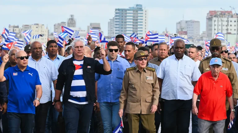 EE.UU. amplía sanciones contra la cúpula cubana