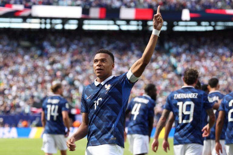 Francia vence 3-1 a Senegal en un duelo de alto nivel