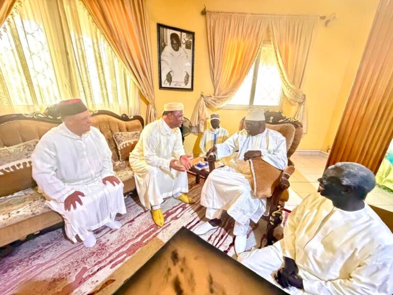 Visita del Embajador de Marruecos al Califa General de la Tijanía en Senegal