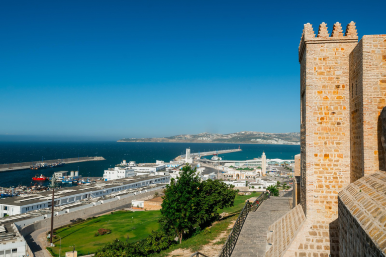 Barbate propone una conexión marítima directa con Tánger para impulsar el comercio y el turismo