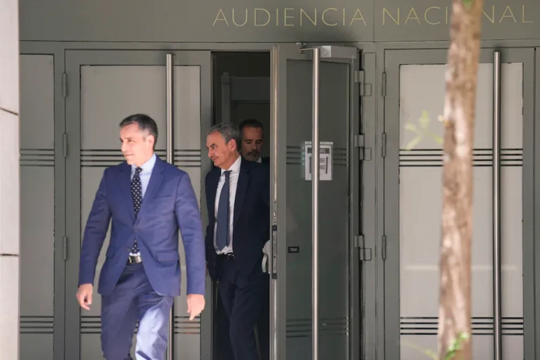 La Audiencia Nacional permite la entrada de Hacienda en la investigación de las joyas vinculadas a Zapatero