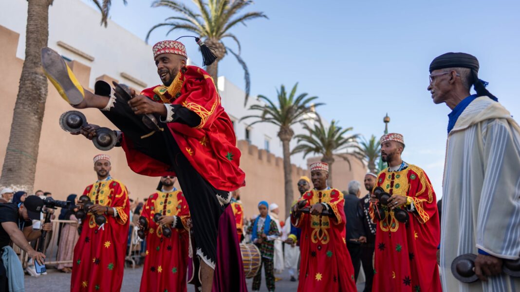 El Festival Gnaoua de Essaouira cierra su 27ª edición con más de 300.000 asistentes El Festival Gnaoua de Essaouira cierra su 27ª edición con más de 300.000 asistentes