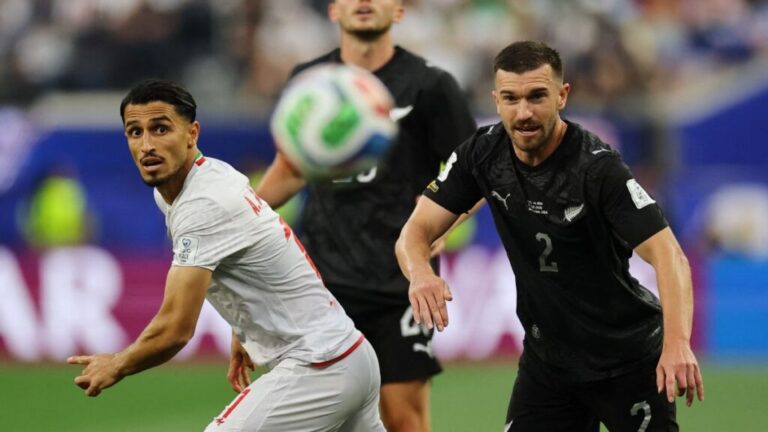 Irán y Nueva Zelanda empatan en un duelo vibrante (2-2)