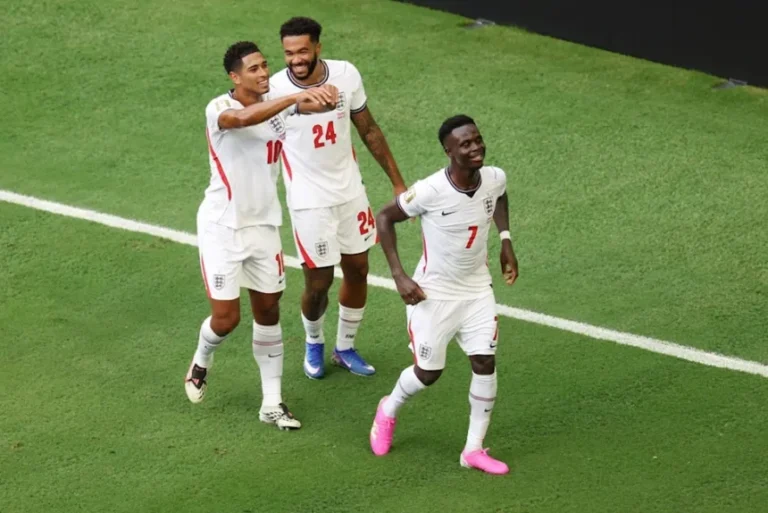 Inglaterra aplasta a Francia y conquista el tercer puesto con un histórico hat-trick de Saka