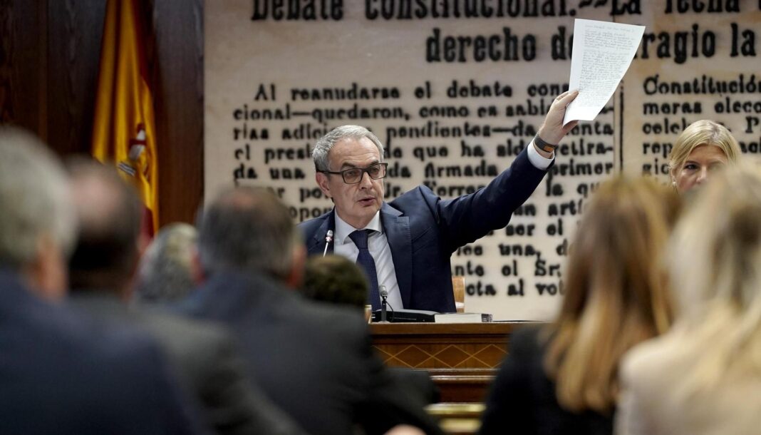 El Gobierno español mantiene su respaldo a Zapatero y reivindica la legalidad del rescate de Plus Ultra El Gobierno español mantiene su respaldo a Zapatero y reivindica la legalidad del rescate de Plus Ultra