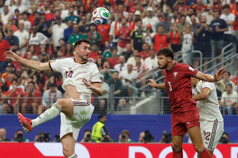 España elimina a Portugal y avanza a cuartos con un gol agónico de Merino
