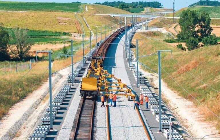 Marruecos amplía su industria manufacturera con una nueva planta de componentes ferroviarios en Kenitra