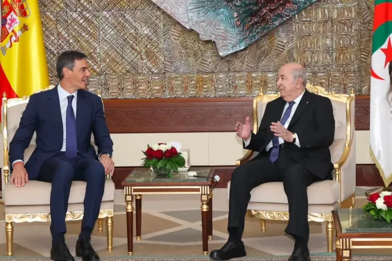Sánchez visita Argelia mientras España mantiene su respaldo al plan de autonomía para el Sáhara marroquí Sánchez visita Argelia mientras España mantiene su respaldo al plan de autonomía para el Sáhara marroquí