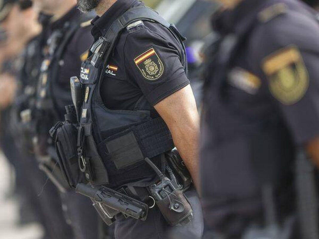 Un sindicato policial denuncia jornadas «maratonianas» y falta de planificación en la frontera de Ceuta durante la OPE Un sindicato policial denuncia jornadas «maratonianas» y falta de planificación en la frontera de Ceuta durante la OPE