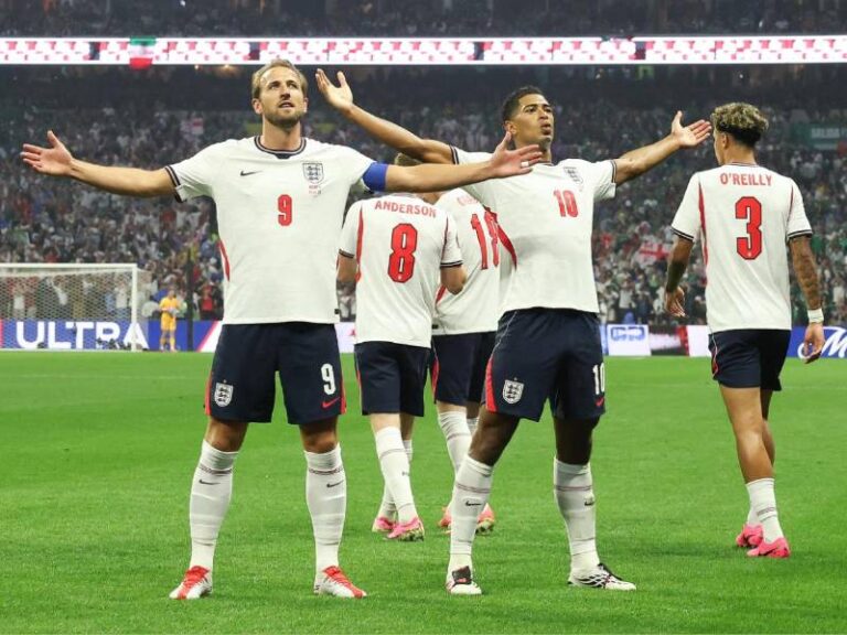 Inglaterra resiste con diez y elimina a México en el Azteca