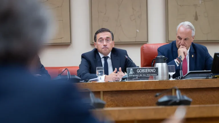 Albares destaca la coordinación con Marruecos durante la crisis migratoria de Ceuta y critica a Italia