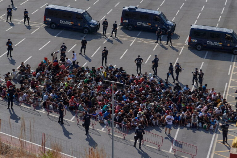 Human Rights Watch alerta del precario destino de miles de migrantes que siguen en Ceuta