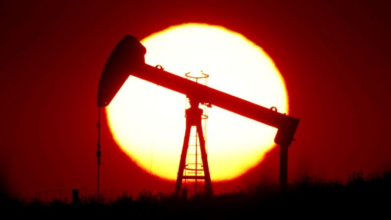 El petróleo sube entre señales contrapuestas sobre el suministro El petróleo sube entre señales contrapuestas sobre el suministro