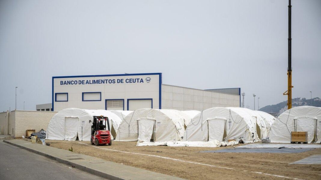 Madrid toma el control directo del puerto de Ceuta para afrontar la crisis migratoria Madrid toma el control directo del puerto de Ceuta para afrontar la crisis migratoria