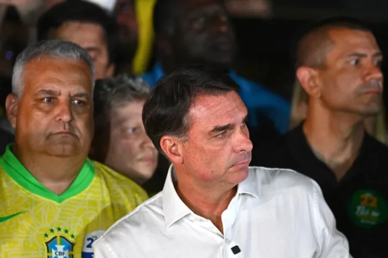 El Partido Liberal brasileño rechaza la carta de Flávio Bolsonaro y teme que debilite a la oposición