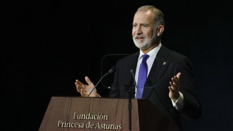 Felipe VI llama a proteger la convivencia democrática y las instituciones ante las próximas elecciones