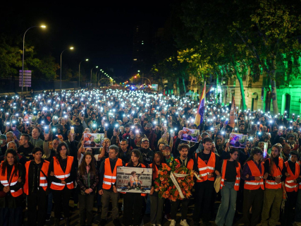 Madrid despide a Maricarmen con una multitudinaria protesta por el derecho a la vivienda Madrid despide a Maricarmen con una multitudinaria protesta por el derecho a la vivienda
